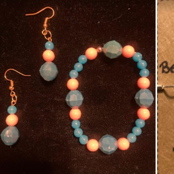 Handmade Gender Reveal Beaded Earrings and Elastic bracelet set - Picture 1 of 1